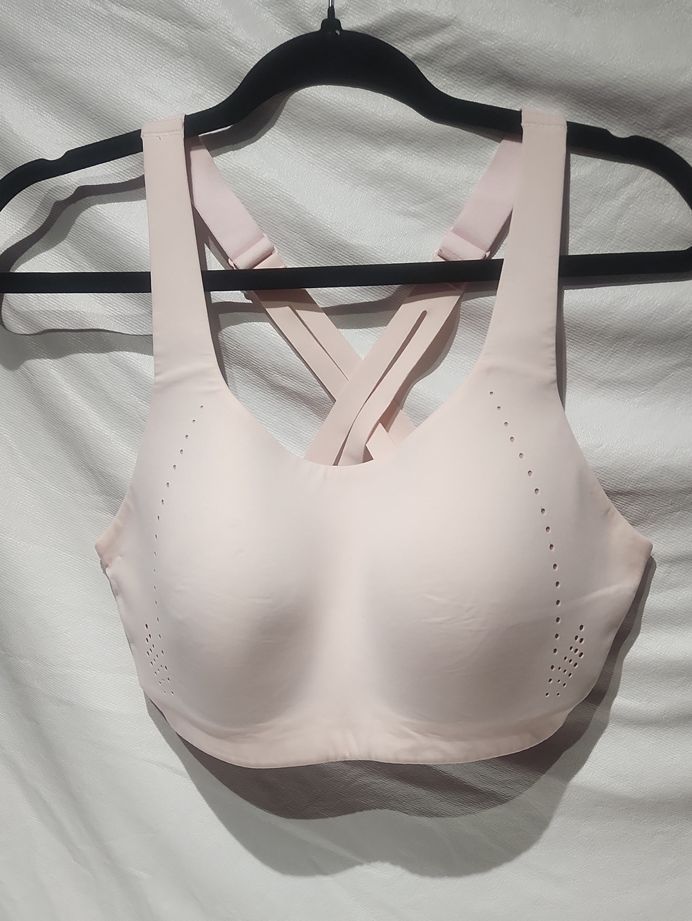 22. Lululemon like new air support bra